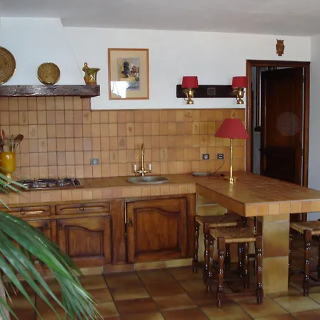 St Michel Βίλα Brando